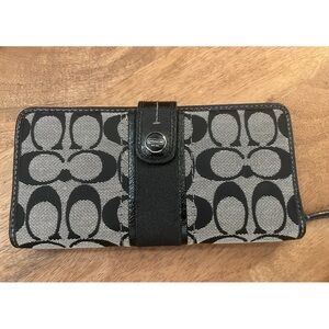 Vintage REHAB Coach Signature C Black and Gray Snap Close Wallet